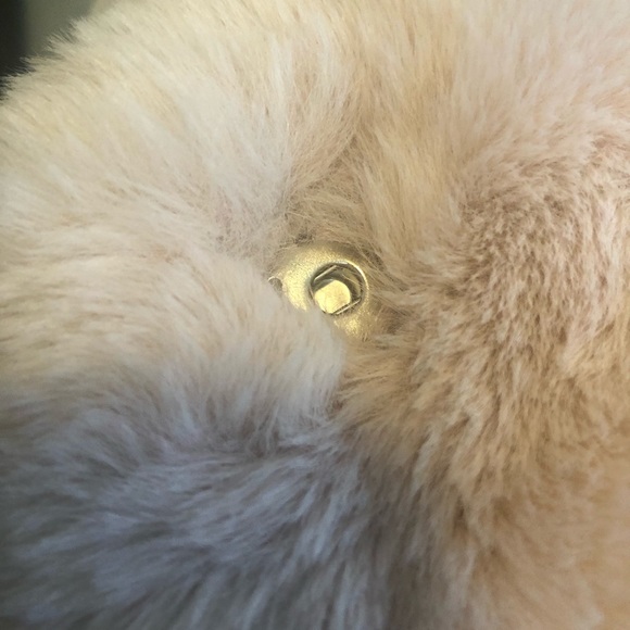 APPARIS-NWT Light Pink Oversized Fluffy Coat - Picture 10 of 15